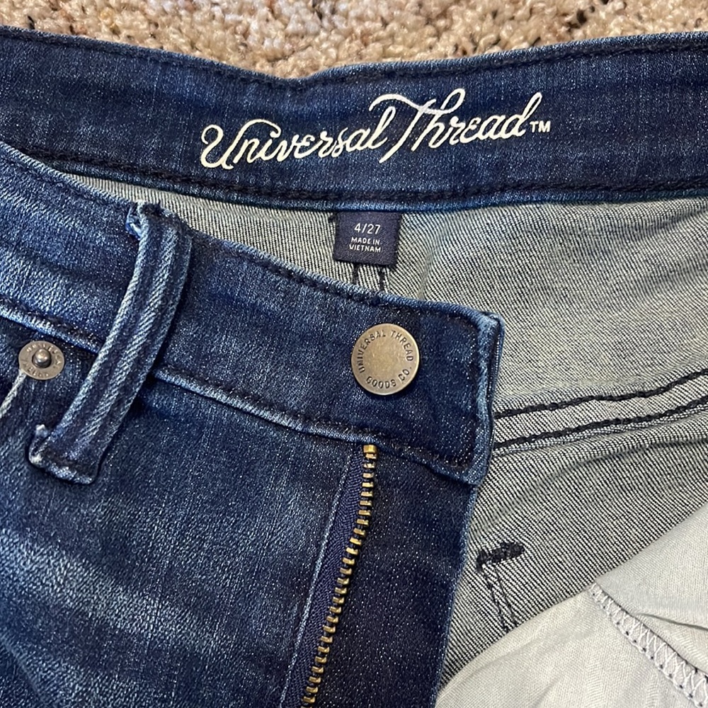 Universal Thread Jean Short Size 4/27 - Picture 2 of 3